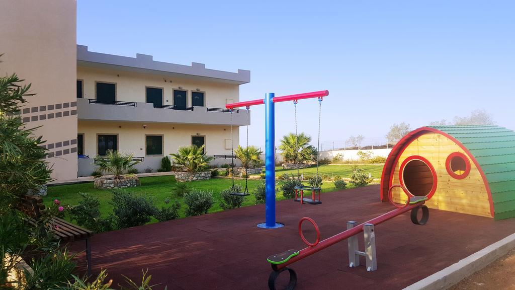 Kritamos Beach Apartments Frangocastelo Exterior photo